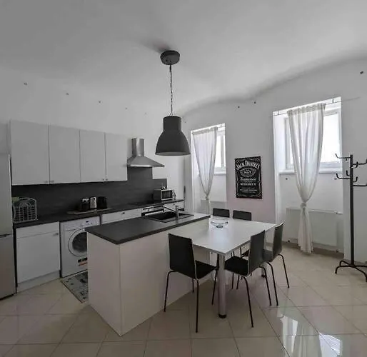 Luxury Cityapartment 7 *